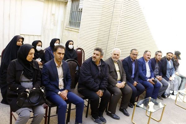 تجلیل از معلولان ذهنی و مربیان دلسوز در مرکز "دختران نیلوفر" فیروزکوه