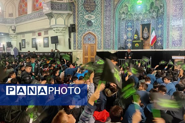 حضور دانش‌آموزان ناحیه دو شهرری در مراسم نوگلان فاطمی