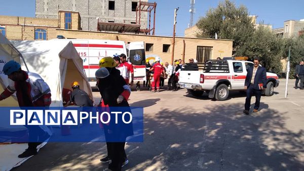برگزاری مانور زلزله در مدرسه فاطمیه شهرستان آببر