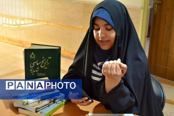 برگزاری کافه ۵۷ در دبیرستان فرهنگ