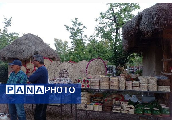 برپایی غرفه‌های صنایع دستی در پارک ایران کوچک 