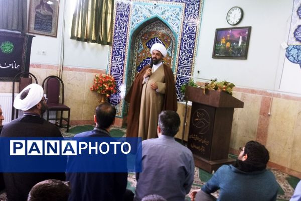 برپایی نماز جماعت مدارس کهریزک با حضور امام جمعه منطقه 