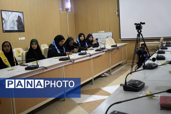 مراسم تجلیل از دانش‌آموز خبرنگاران پانا و اهدای احکام مجلس دانش‌آموزی 