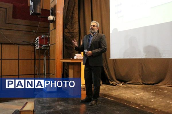 نشست انجمن اولیا و مربیان هنرستان امام علی(ع) فیروزکوه