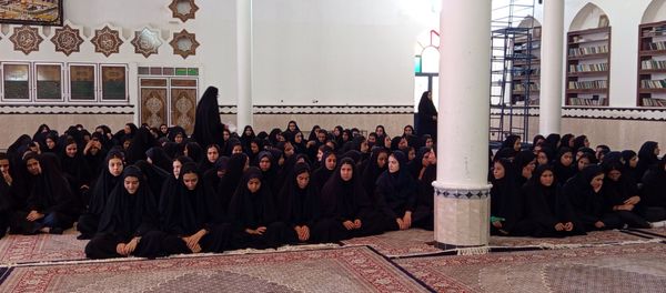 تجدید میثاق نسل آینده با شهدای دیروز در مسجد جامع شادمهر
