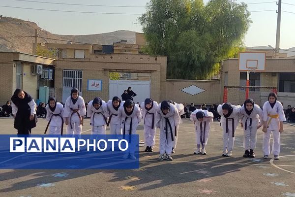 هفته تربیتبدنی در دبیرستان فرشتگان ناحیه ۴شیراز
