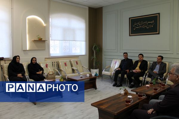 گرامیداشت روز آزمایشگاه در دبیرستان دخترانه شاهد غرویان وکیلی (۲۲)