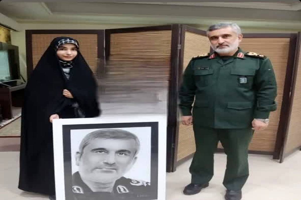 خاطره اهدای تابلونقاشی دانشآموز قمی به سردار حاجی زاده