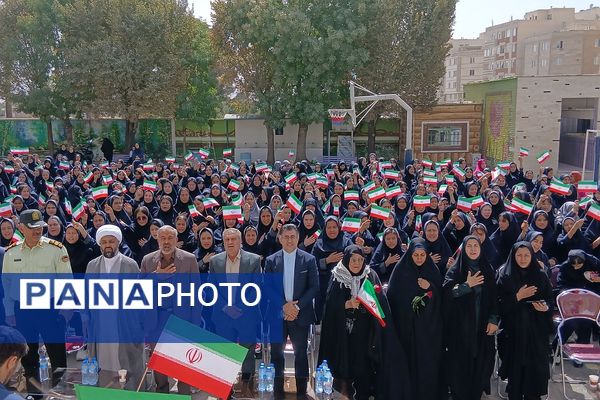 آیین بازگشایی مدارس با حضور نماینده مجلس شورای اسلامی در کهریزک 