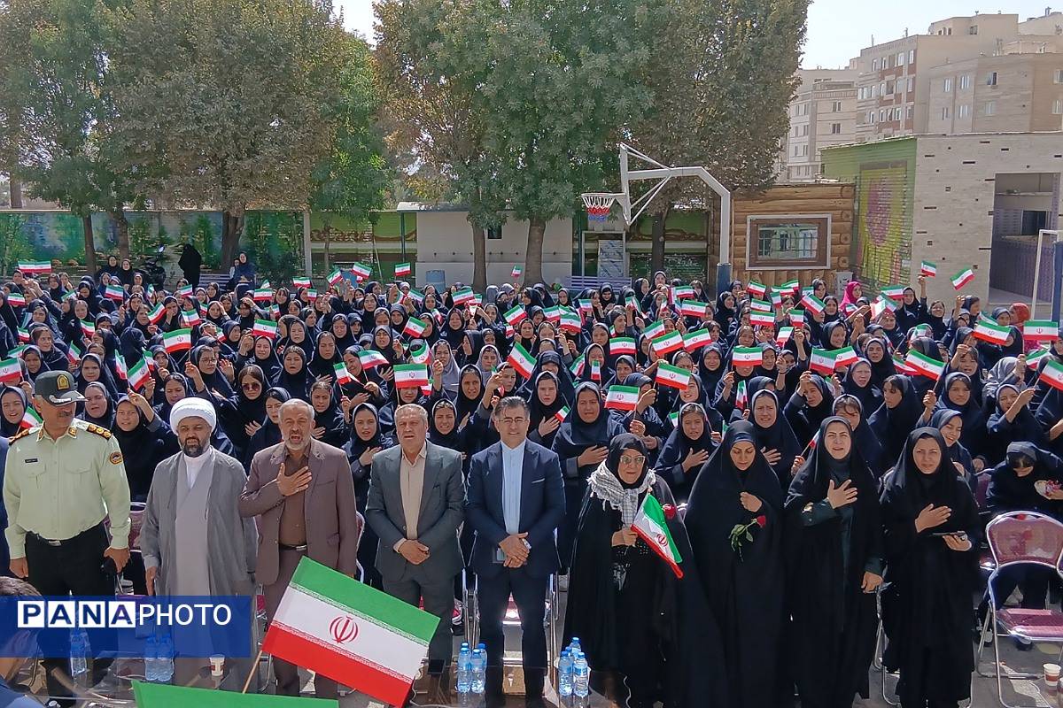آیین بازگشایی مدارس با حضور نماینده مجلس شورای اسلامی در کهریزک 