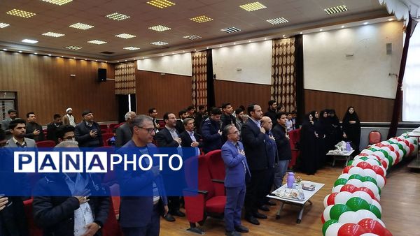 مراسم تقدیر از برگزیدگان قرآنی و فرهنگی در جشنواره‌های فردا و کارینو