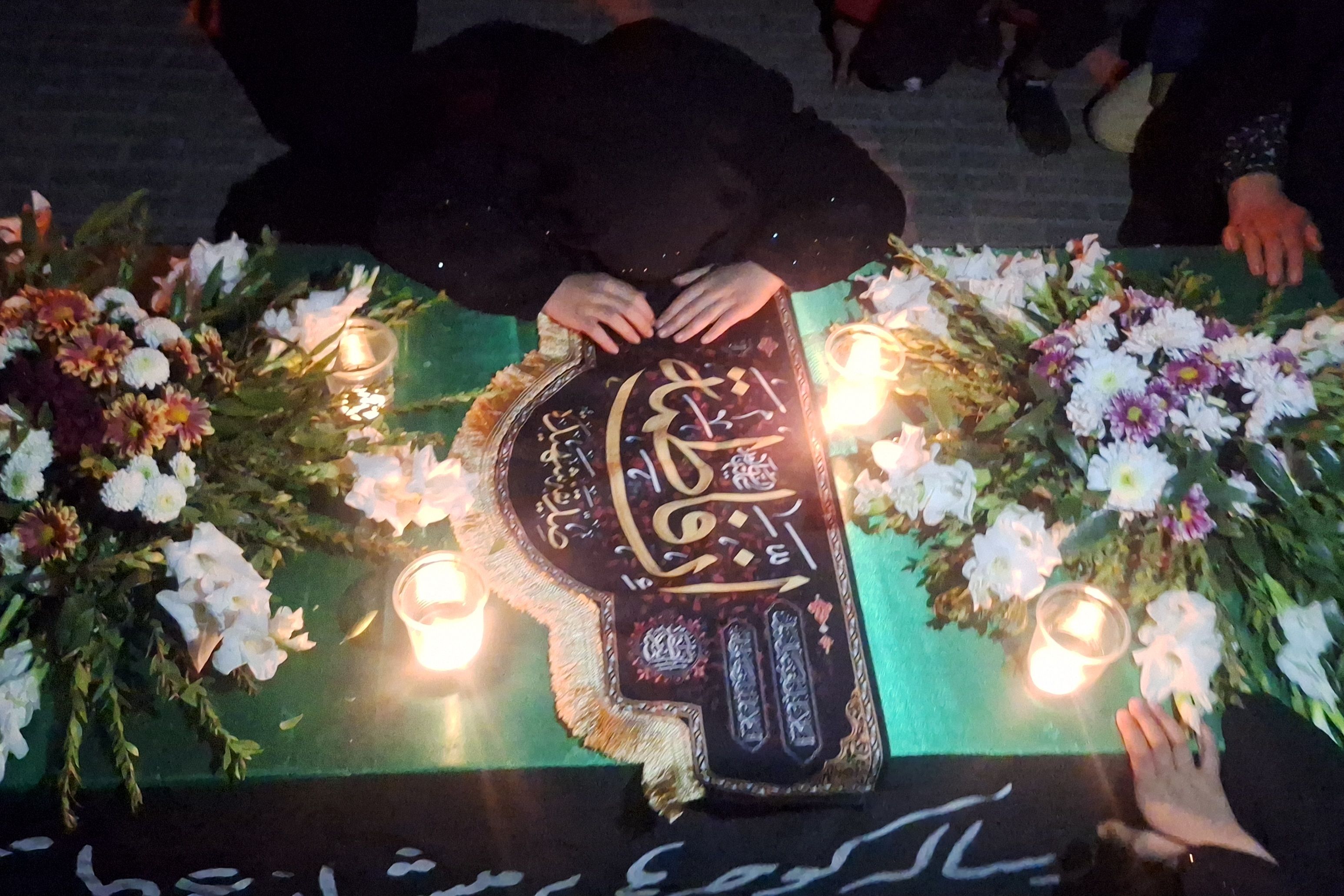 مراسم تشییع نمادین تابوت حضرت زهرا (س)در خیابان قناعت پیشه شیراز