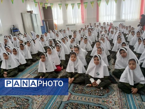 عزاداری به مناسبت شهادت حضرت زهرا (س) در دبستان حضرت زینب(س) مروست 