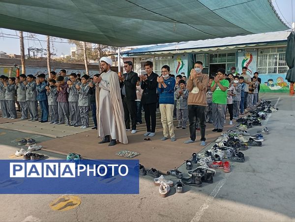 اقامه نماز باران در مدرسه فضیلت