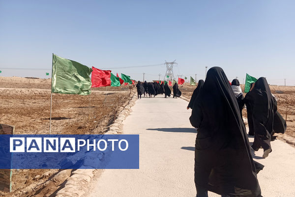 قدم گذاشتن دانش‌آموزان رباط‌کریم بر خاک پاک شلمچه