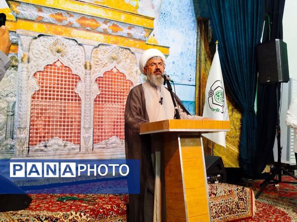 همایش مسئولین هیات مذهبی و مداحان اهل بیت علیهم السلام در شهرستان کاشمر