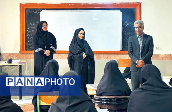 بازدید مدیر آموزش و پرورش کاشمر از مدارس این شهر