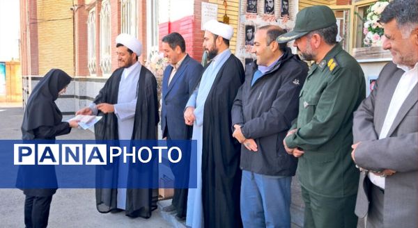 آغاز سال تحصیلی با گرامیداشت یاد و خاطره شهیدان در مدرسه فاطمیه شهرستان چاراویماق 