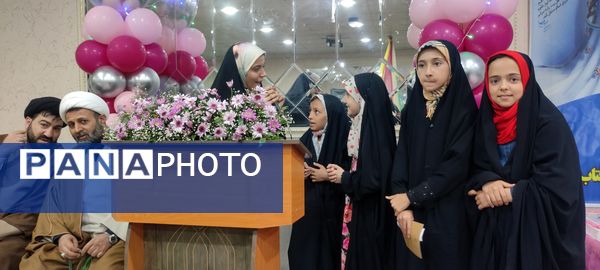 حضور دانش‌آموزان مدرسه خاقانی در جشن دختران آفتاب شیروان