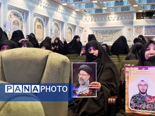 نشست ویژه بانوان پیرغلام حسینی در مشهد؛ جلوه‌ای از هم‌افزایی و معنویت