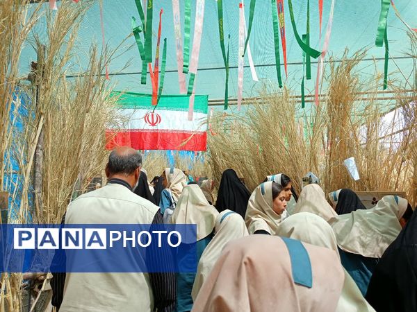 بازدید دانش آموزان دبستان سمیه از کنگره ملی شهید مدرس