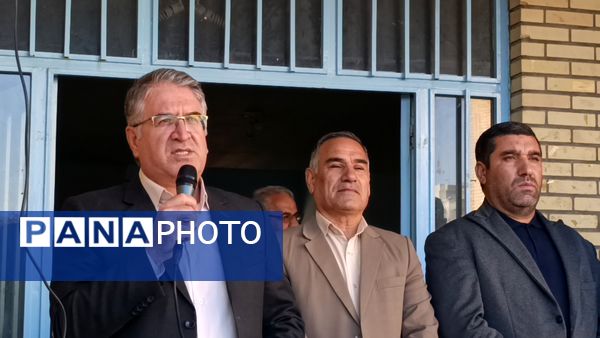 دانش‌آموزان ملکان در خط مقدم ایمنی؛ اجرای مانور پدافند غیرعامل در مدرسه امام حسین(ع)