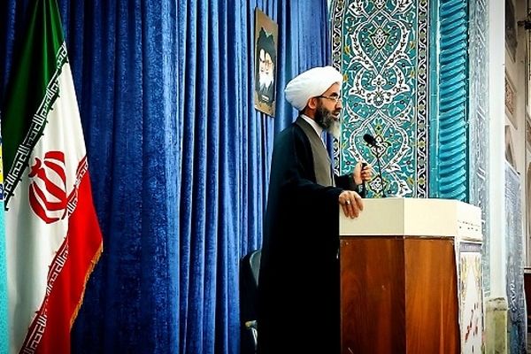 برگزاری مراسم ساده و متناسب با وضعیت جامعه، موجب حفظ کرامت نیازمندان می‌شود