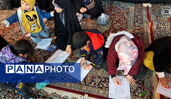 برپایی غرفه کودک در حاشیه نماز جمعه شهرستان کاشمر 