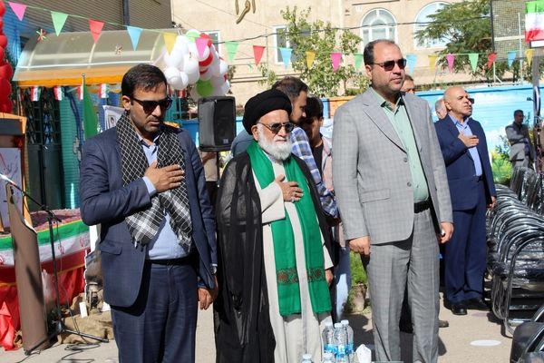 مراسم نمادین آیین بازگشایی مدارس در دبیرستان شاهد خیر سجادیه 