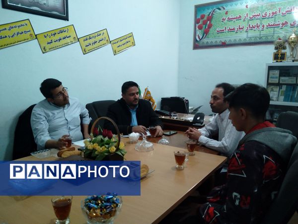 جلسه فرمانده واحدهای بسیج دانش‌آموزی در شهرستان خلیل آباد 