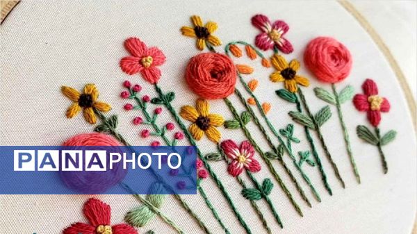 برگزاری کارگاه گلدوزی دانش‌آموزان پایه ششم دبستان لاله‌های انقلاب ناحیه 3 کرج 