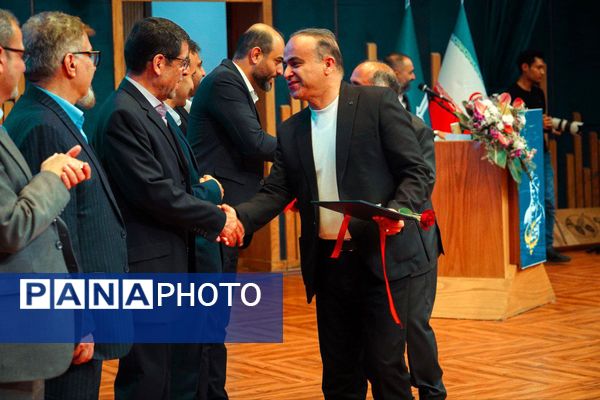 آیینه‌ تلاش کارمندان دانشگاه فردوسی مشهد(۲)