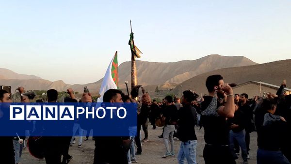 آیین زنجیر زنی و عزاداری روز تاسوعای حسینی