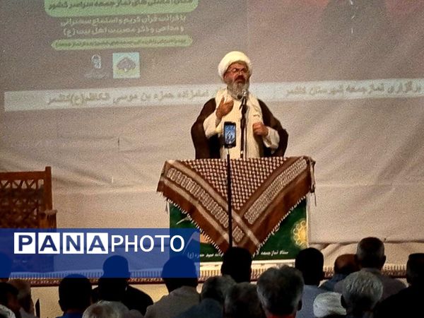 نماز جمعه ای هزاران نفری با حضور حماسی مردم کاشمر