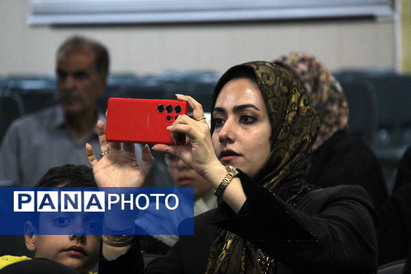 مراسم حافظ خوانی در کانون ام ابیها یزد