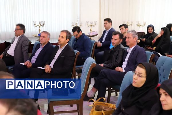 مدرسه محوری، الگوی نوین در سوادآموزی