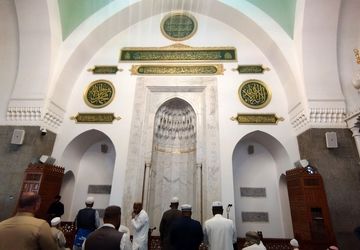 گام‌های نوجوانان در مسیر یادگارهای پیامبر (ص)