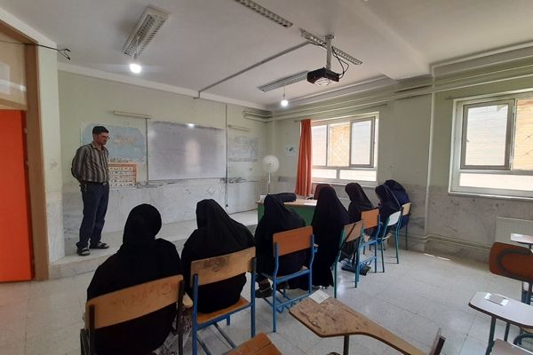 تابستانی پُر از عدد و انگیزه در مدرسه نمونه فروغ دانش اردل