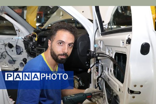 بازدید هنرجویان مکانیک از خط تولید پارس‌خودرو