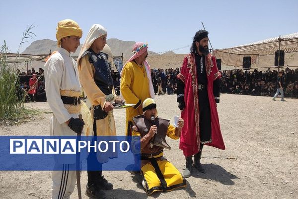 تعزیه خوانی در روز عاشورای حسینی در گلزار شهدای بار 