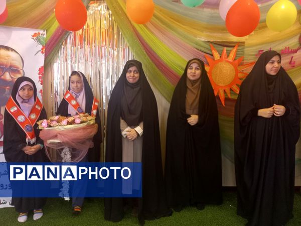 مراسم روز معلم به مناسبت هفته معلم در دبستان شاهد تحقیقی
