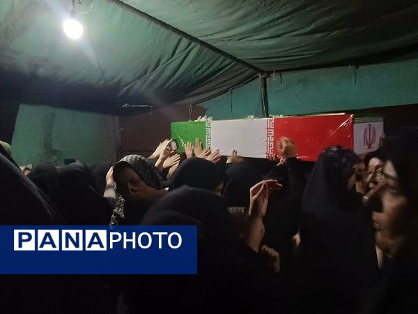 تشییع پیکر شهید گمنام در نمایشگاه یاس کبود 