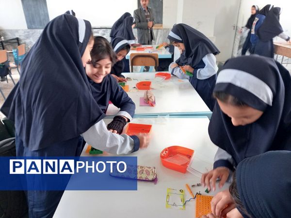 بازدید دانش آموزان دبستان ناهید نخودی از پژوهشرای نیشابور