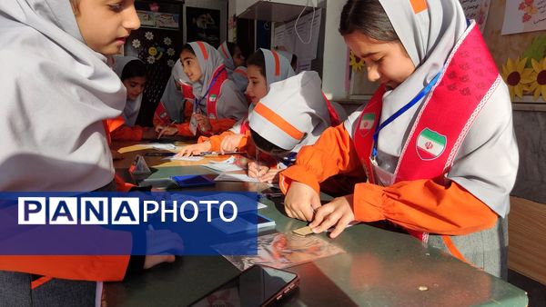 انتخابات شورای دانش آموزی در دبستان دخترانه حضرت معصومه ( س )