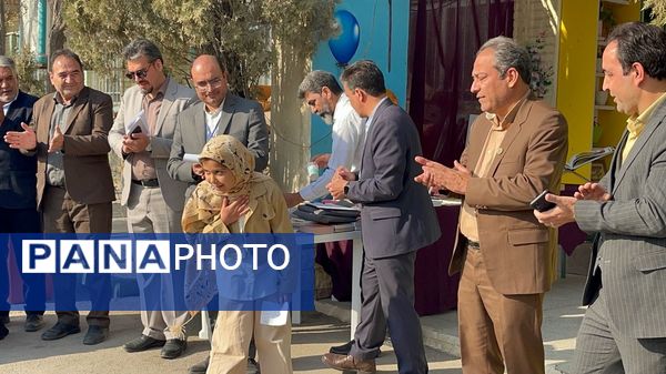 بازدید مدیران مدارس غیردولتی ناحیه ۷ مشهد از نمایشگاه کتاب