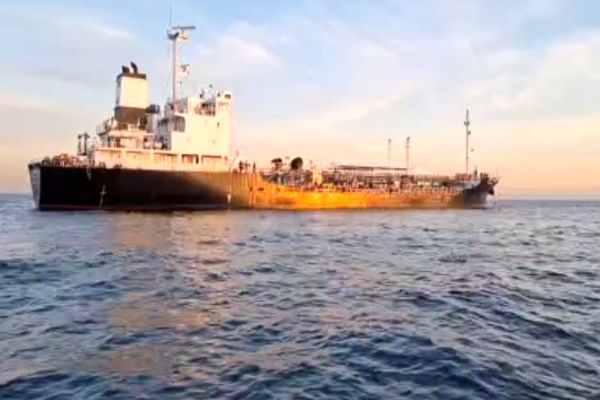توقیف کشتی حامل ۴ میلیون لیتر سوخت قاچاق در خلیج فارس