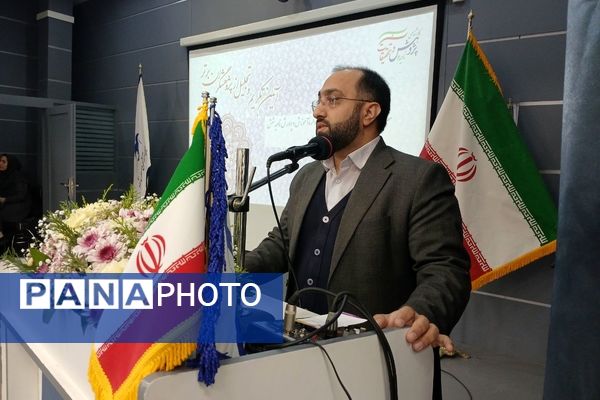 آیین تکریم و تجلیل از پژوهشگران برتر ناحیه۶