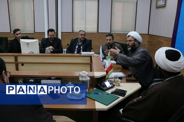 نشست تدوین دانشنامه استانی دفاع مقدس در آموزش و پرورش قم