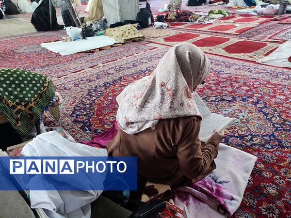 سه روز بندگی  در مسجد جامع نیشابور