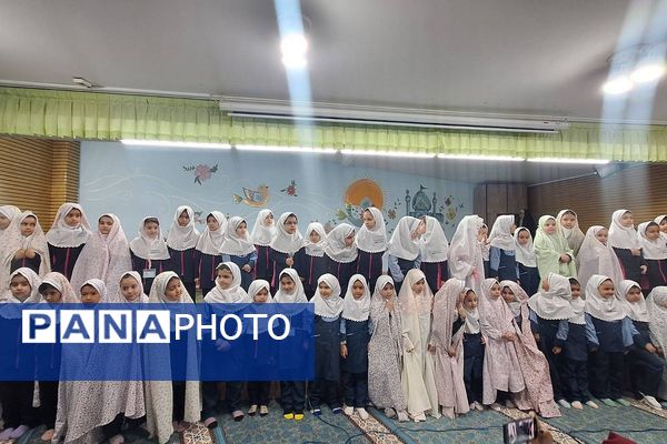 طرح نورانی «هم سجاده با مادر» در دبستان حکمت نبوی ناحیه دو شهرری 